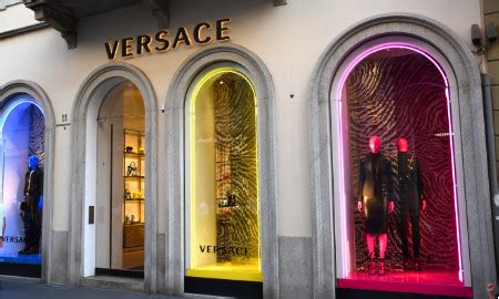 tapesseri versace|Versace and capri news.